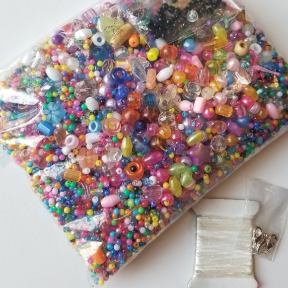 ❗Vintage Early 2000s Beads and Necklace Making Set❗ - Picture 1 of 6